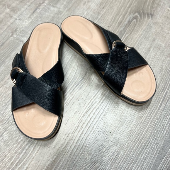 Patrizia Rutha Wedge Sandal in great condition! Woman’s size 8. great condition - Picture 2 of 7